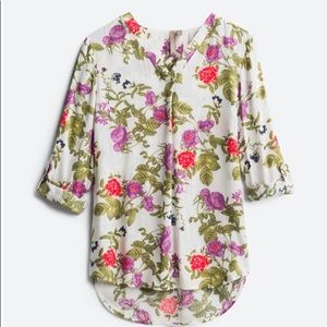 BRINA & EM
Lemmy V-Neck Top, size small